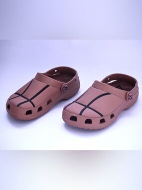 🏀 Crocs Kids Basketball Clogs – Size 4 🏀